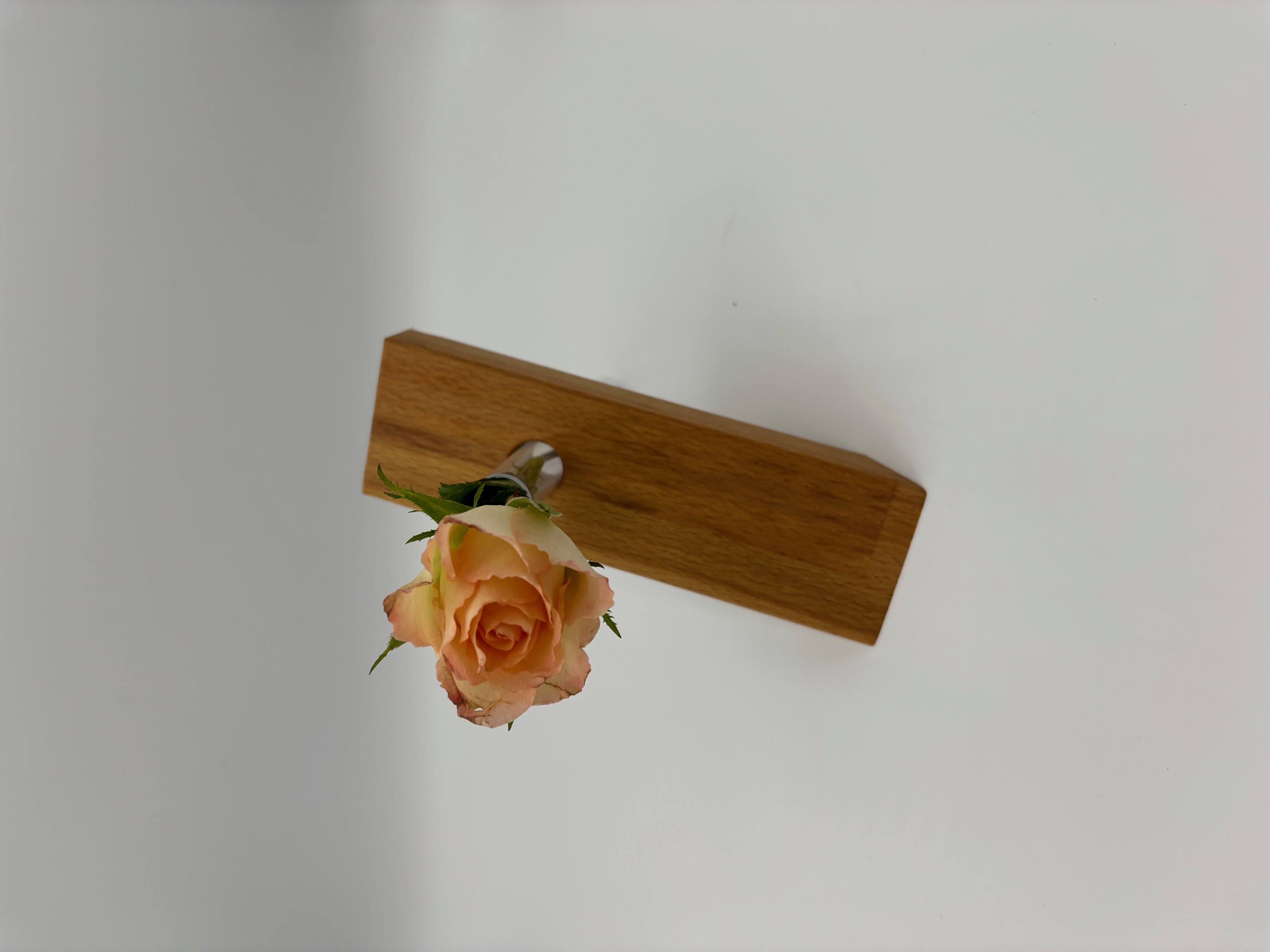 Schräge Vase